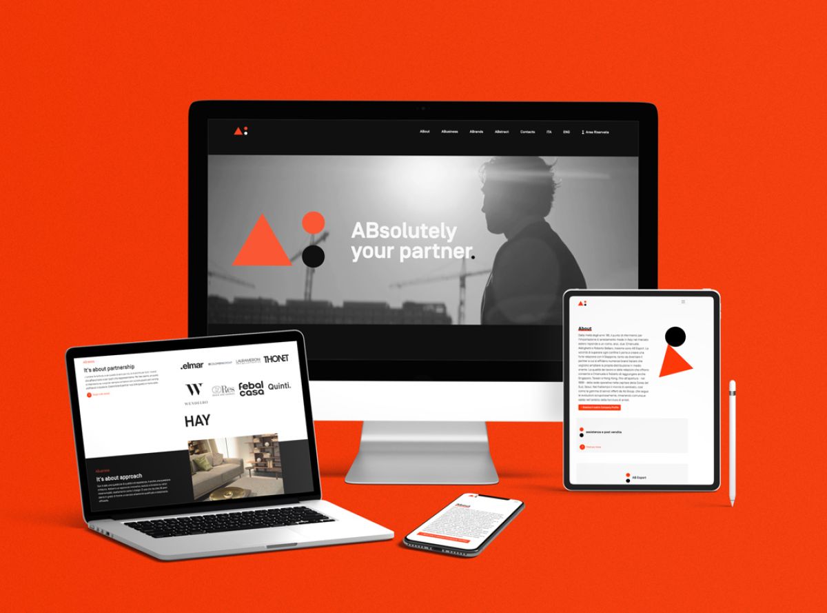 Laptop e telefono con l'anteprima dell'home page di AB Group